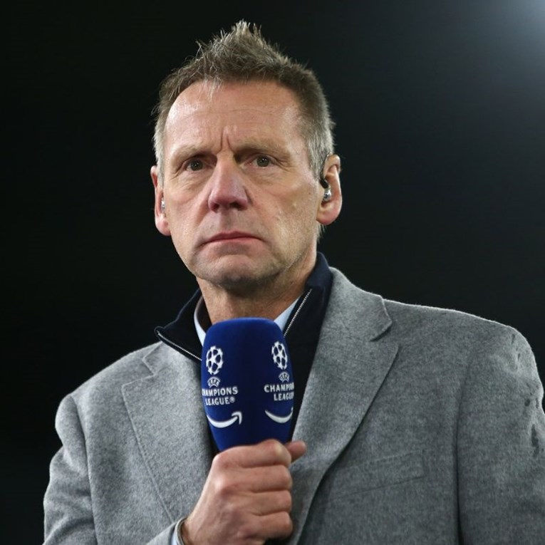 Legendarnom engleskom kapetanu pozlilo usred leta. Avion morao prisilno sletjeti