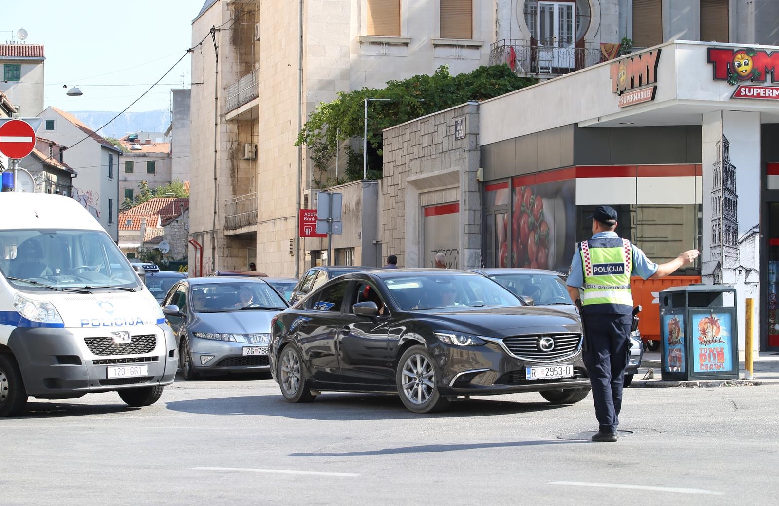 Otkriveno tko je policajac koji je pomogao trudnici u Splitu: "Žena mi je mahala"