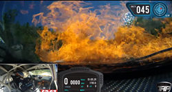 VIDEO Hrvatskom vozaču zapalio se automobil, spasio se brzim izlaskom