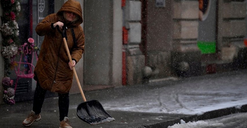 Upozorenje iz zagrebačke Hitne: Četiri skupine ljudi ne bi trebale čistiti snijeg