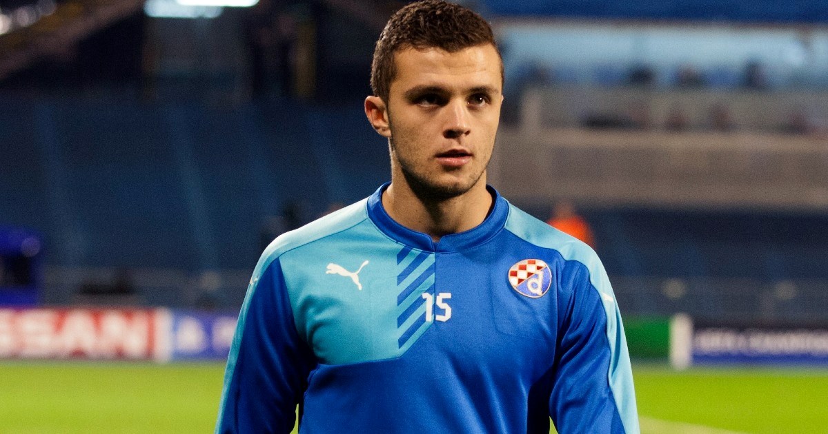 Tri puta je bio prvak s Dinamom i zabio 51 gol. S 30 godina potpisuje za drugoligaša