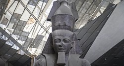 Kranom pokušali ukrasti kip Ramzesa II. težak deset tona