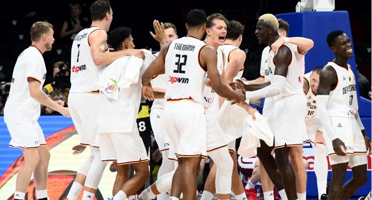 Njemačka u sjajnom finalu pobijedila Srbiju za prvo svjetsko zlato u povijesti