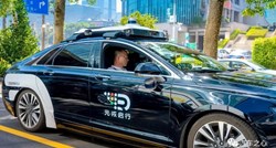 Registrirani auti bez vozača mogu voziti Shenzenom, ali s pomoćnim vozačem