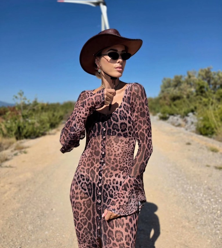 Antonija Mišura Sandrić pokazala kako nositi leopard haljinu uz kaubojski šešir