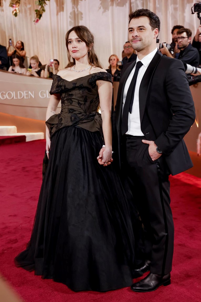 Aimee Lou Wood na Zlatnim globusima pojavila se s dečkom Adamom