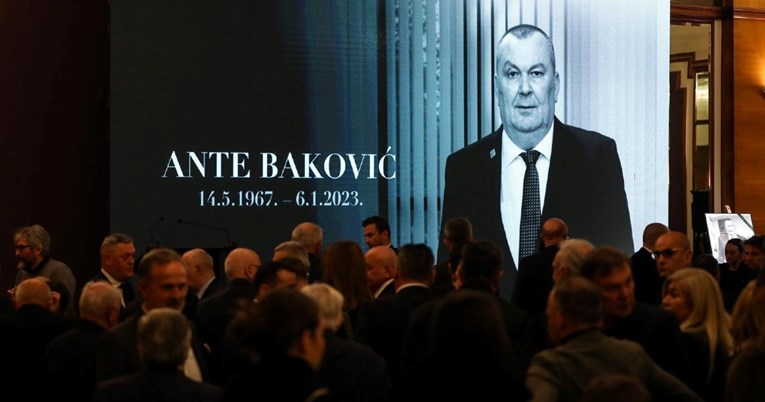 Održana komemoracija za predsjednika HOS-a Antu Bakovića