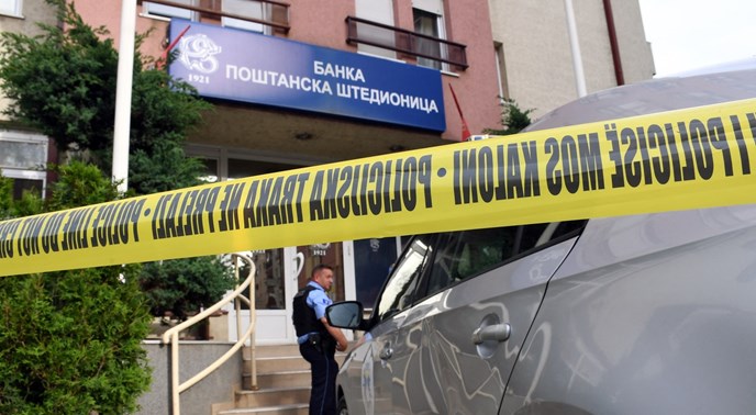 Kosovska policija upala u srpske banke i zatvorila ih. Srbi bijesni, javio se SAD