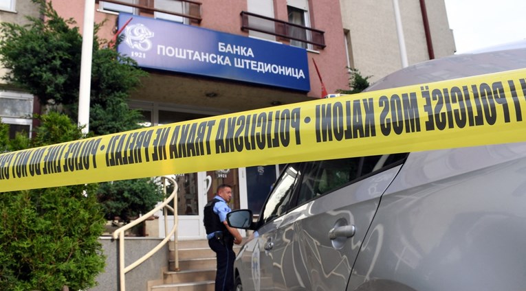 Kosovska policija upala u srpske banke i zatvorila ih. Srbi bijesni, javio se SAD