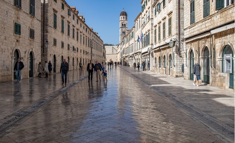 Dubrovnik i okolica uvode dosta strože mjere, ništa od otvaranja kafića