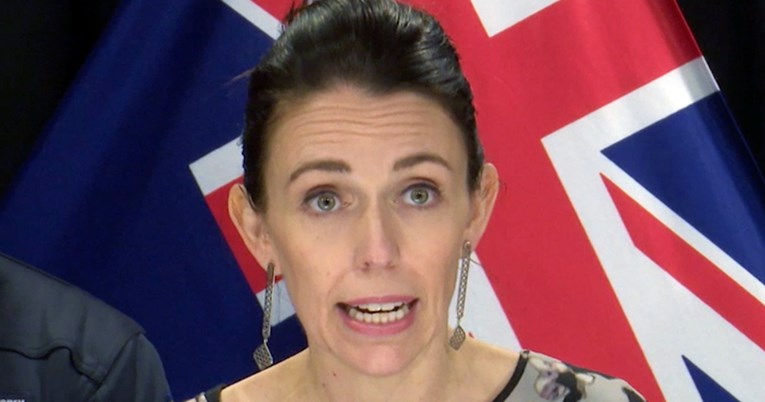Premijerka Novog Zelanda javila se građanima u džemperu iz kreveta