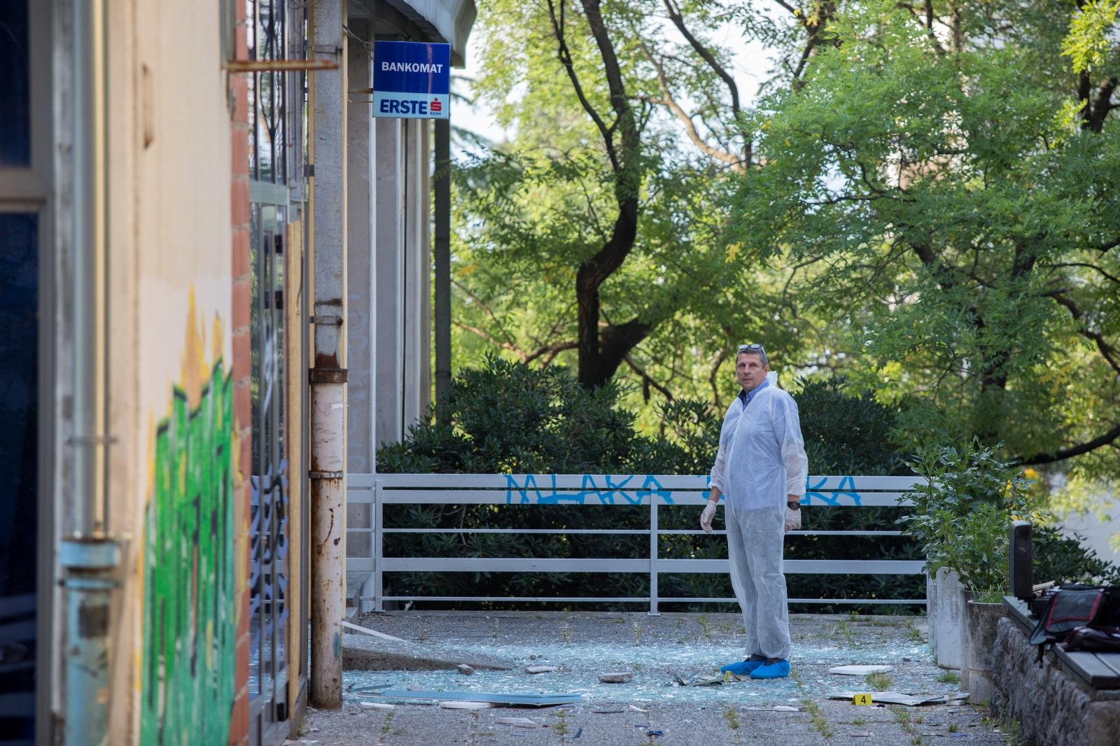 Eksplozivom pokušao razvaliti bankomat u Istri