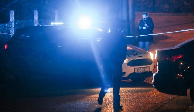 U zagrebačkoj Dubravi namjerno se autom zaletio u policajca