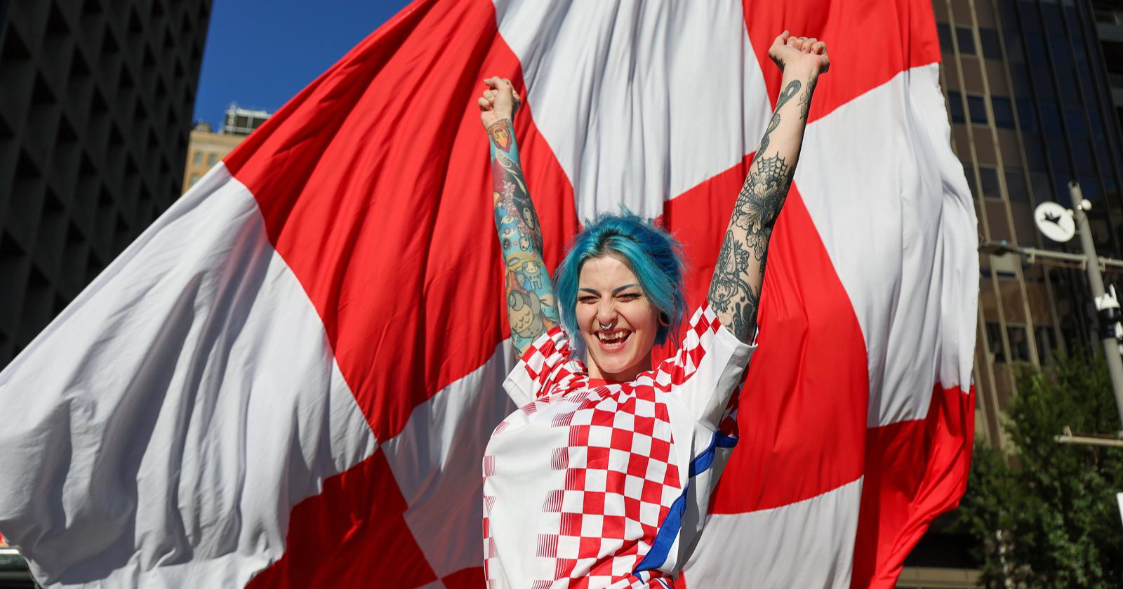Otkriveno tko je navijačica u dresu Vatrenih koja je privukla pažnju u Dallasu
