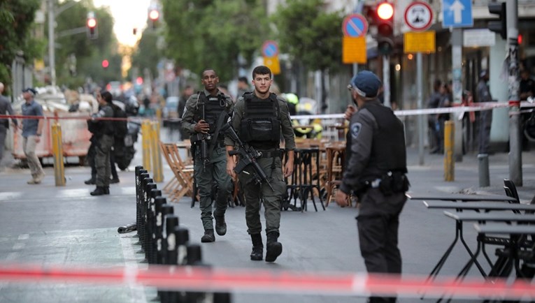 Pucnjava u Tel Avivu, ubijeni policajac i napadač