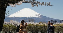 Gradić u Japanu podiže ogradu. Ne želi da turisti fotografiraju planinu