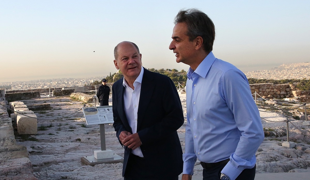 Scholz u Ateni: Neprihvatljivo je da Turska osporava suverenitet Grčke