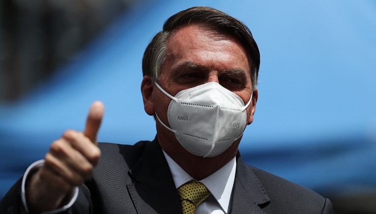 Bolsonaro najavio nove mjere, cijepljene osobe neće morati nositi maske