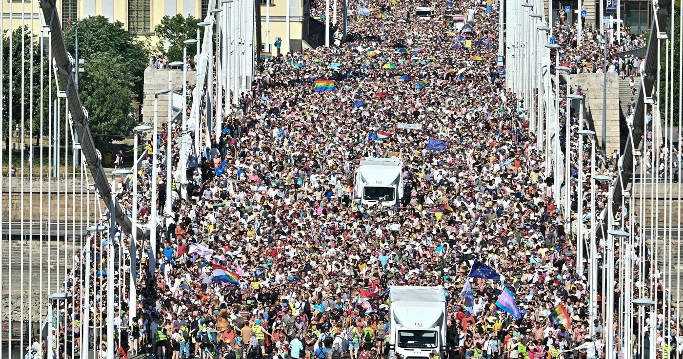 VIDEO Deseci tisuća Mađara unatoč zabrani došli na Pride u Budimpešti