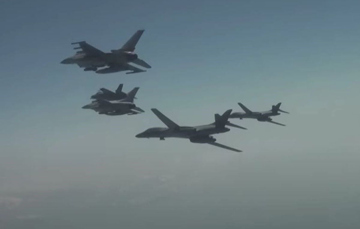 VIDEO SAD poslao nadzvučne bombardere u Japan