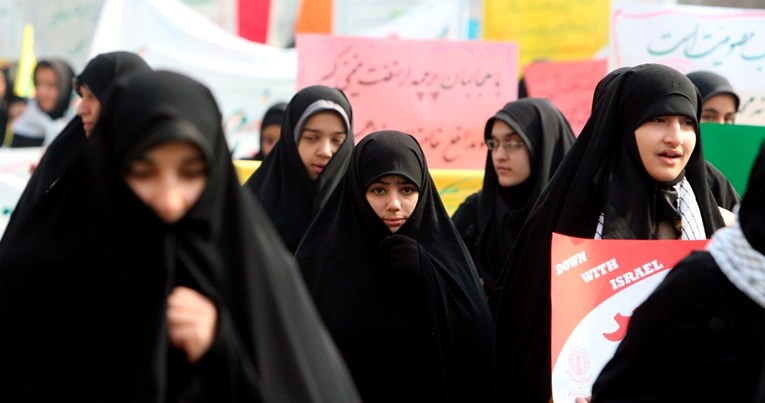 U Iranu otrovane stotine učenica: "Ljudi žele da se zatvore škole"