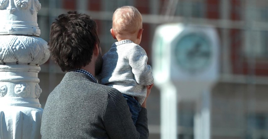 10.000 očeva iskoristilo je roditeljski dopust, glavna prepreka su im financije