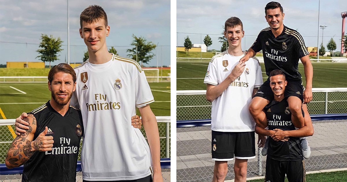 Ima 15 godina, igra košarku i visok je 226 cm. Evo kako uz njega izgledaju realovci