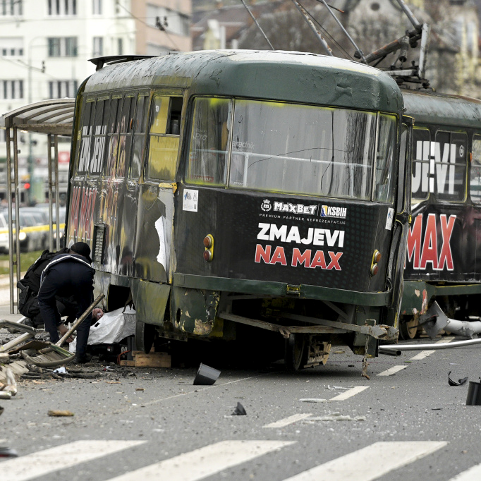 Snimljen trenutak teške nesreće u Sarajevu. Mladić umro, djevojci amputirali nogu