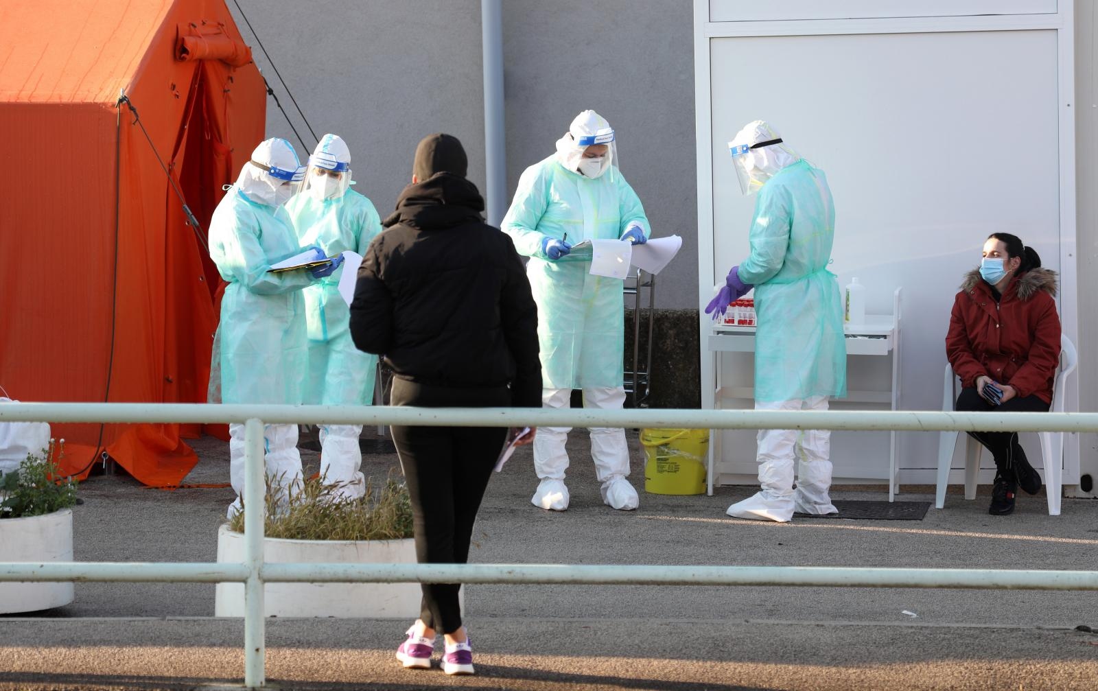 Stožer: 2391 novi slučaj na 8441 testiranog. Umrlo 60 ljudi