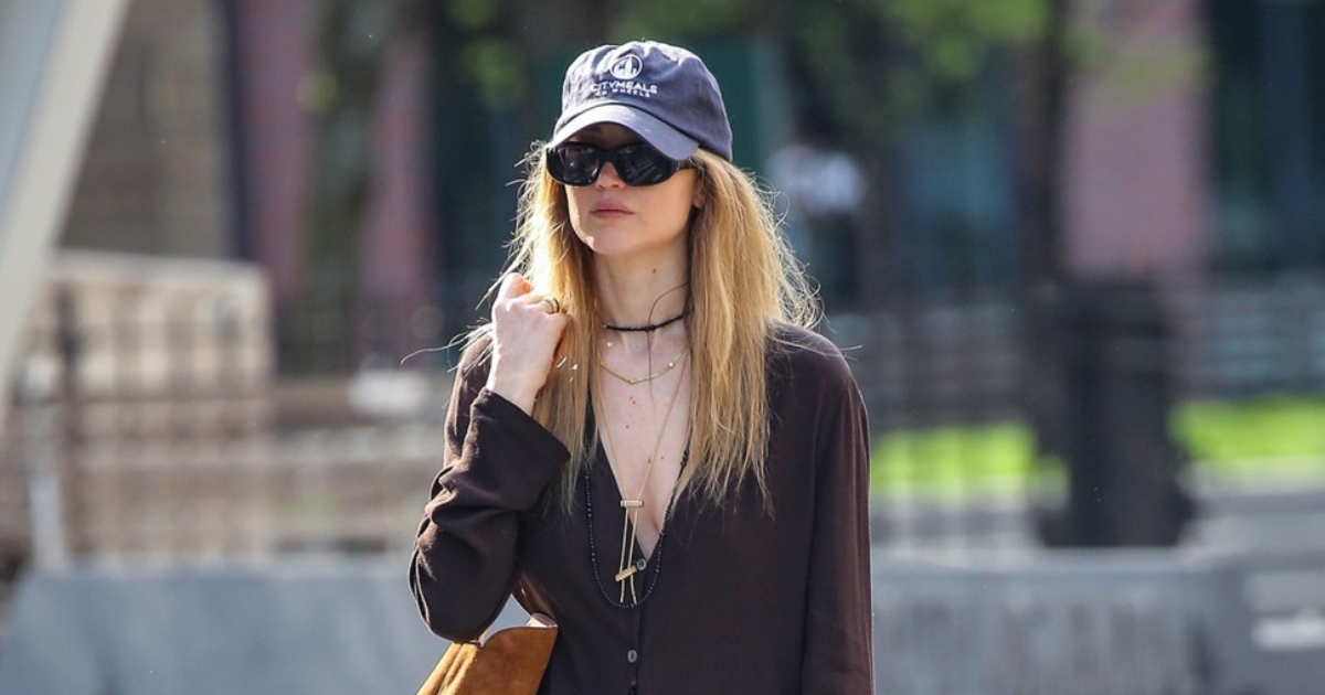 Jennifer Lawrence oživjela trend hlača s cvjetnim uzorkom