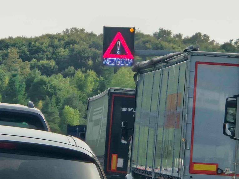 VIDEO Velike kolone na A1 u oba smjera. Bila je nesreća, na terenu policija i hitna