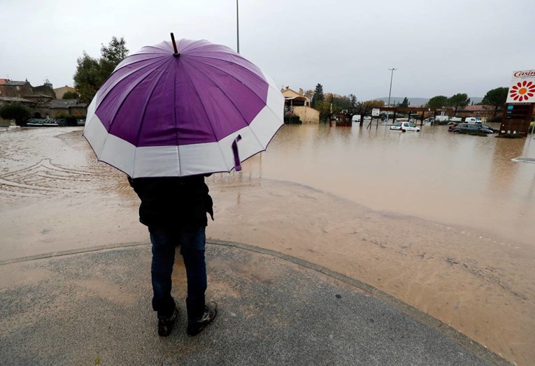 Obilne kiše izazvale velike poplave na jugu Francuske, ali ublažile nestašicu vode