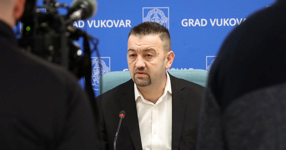 Pavliček: Penavi je bolje da se skrije u mišju rupu