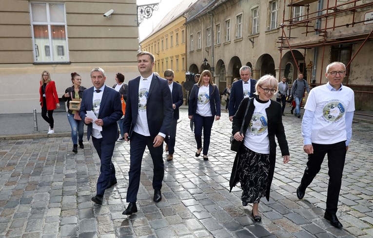 Ministri jedan dan došli pješke na posao, Plenković im čestitao