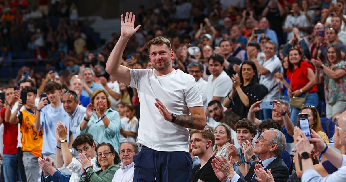VIDEO Dončić u New Yorku ubacuje sa stolca. U pozadini svira Miki Milane