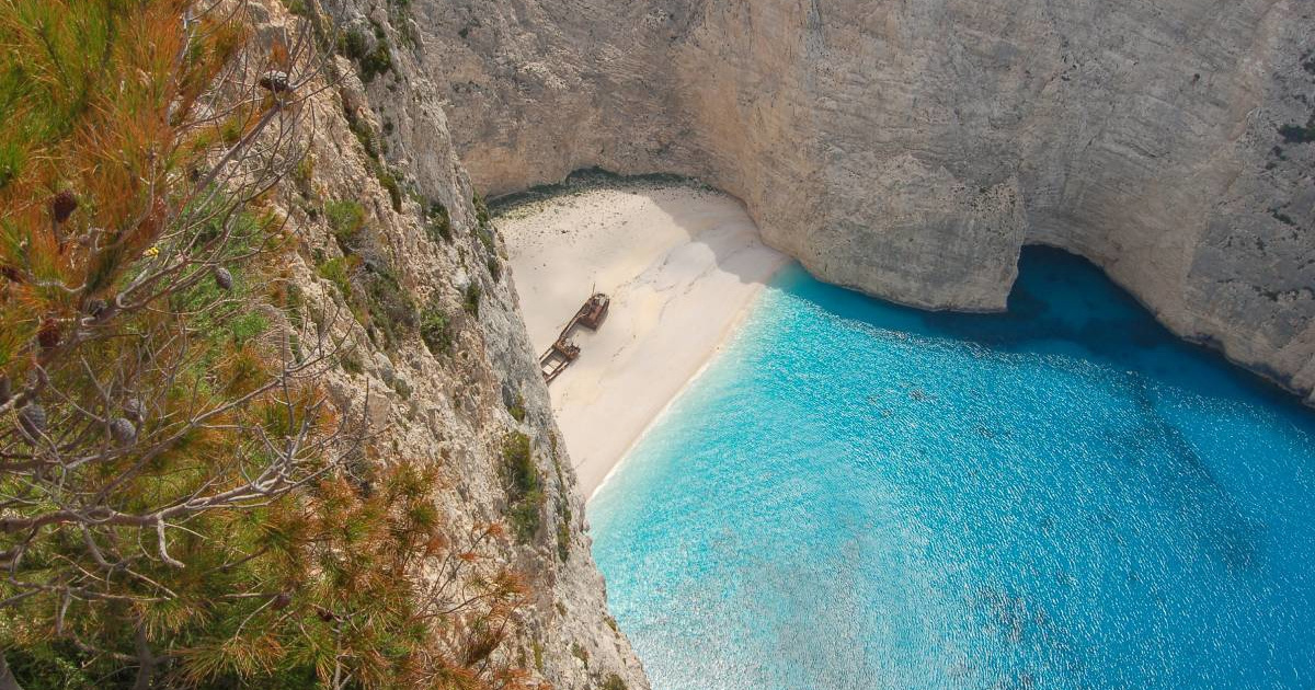 Najpoznatija grčka plaža ostaje zatvorena, turisti je mogu gledati samo izdaleka
