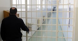U Srbiji silovali starca u zatvoru drškom metle, umro je. Uhićeni liječnica i čuvari