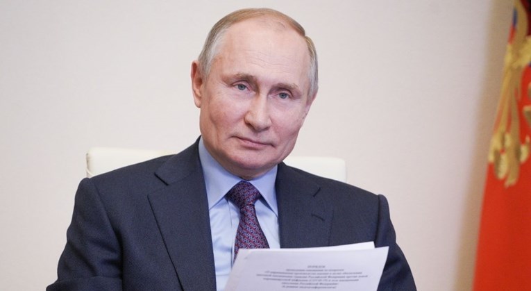 Putin objavio kojim se cjepivom cijepio