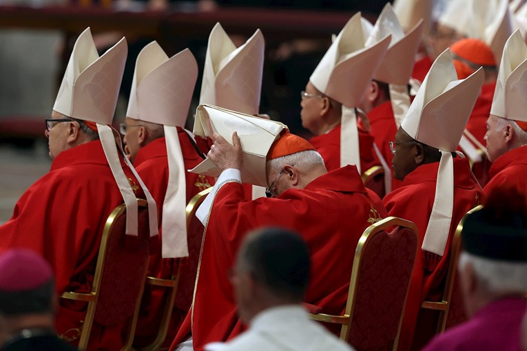 Počinje konklava. Evo kako će izgledati, kad se očekuje odluka i tko su favoriti