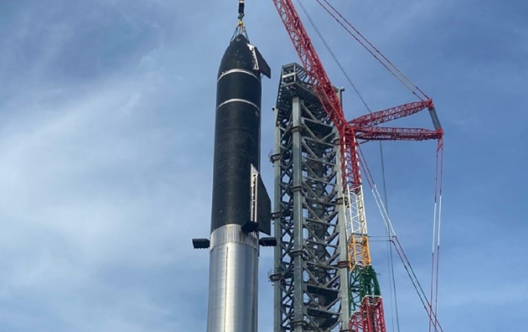 VIDEO SpaceX nakratko sastavio najveću raketu u povijesti. Pogledajte