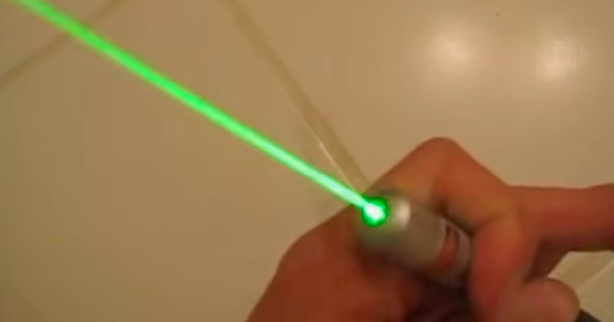 Dvojica dječaka ostala bez vida na jedno oko zbog lasera