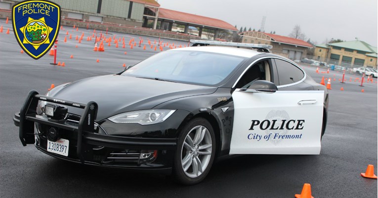 Policijska Tesla ostala bez struje u potjeri, stiglo i službeno priopćenje