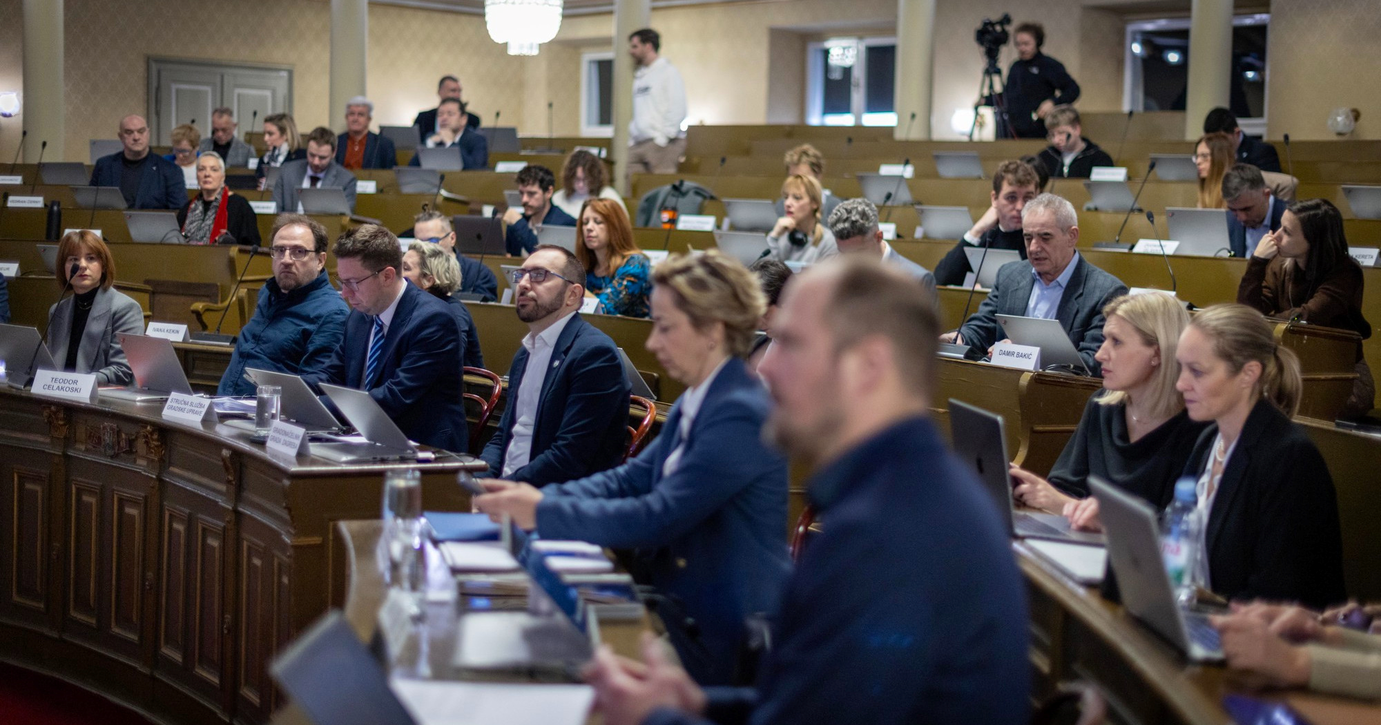 Zagreb povećao novčanu pomoć za novorođeno dijete