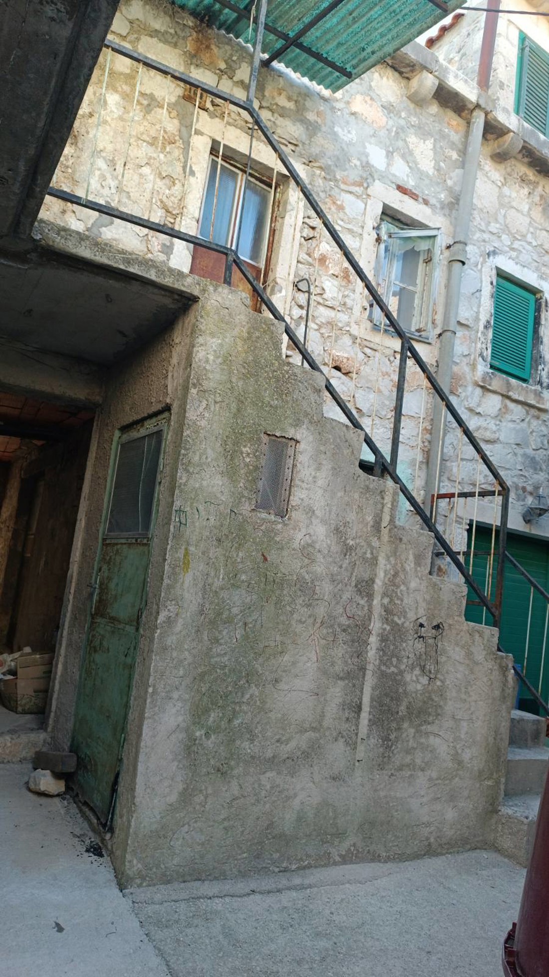 Na jednom od najmanjih naseljenih otoka prodaje se kamena kuća. Cijena? 60.000 €
