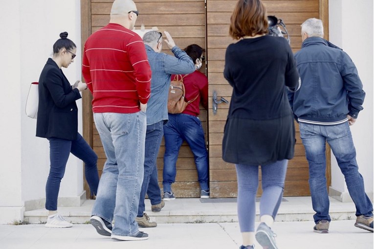 Za misu u Splitu se zna danima, ali policija je došla tek kad je napadnuta novinarka
