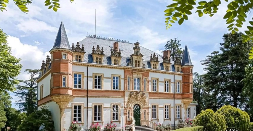 U Francuskoj se prodaje renovirani dvorac iz 19. stoljeća, kažu da je prejeftin