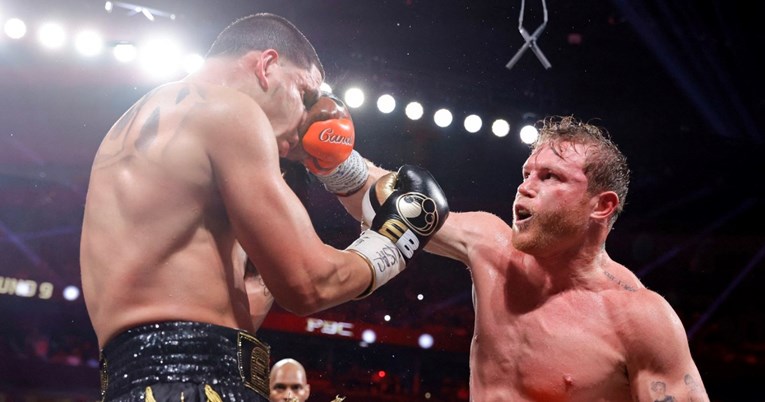 Canelo Alvarez 62. pobjedom u karijeri zadržao titule svjetskog prvaka