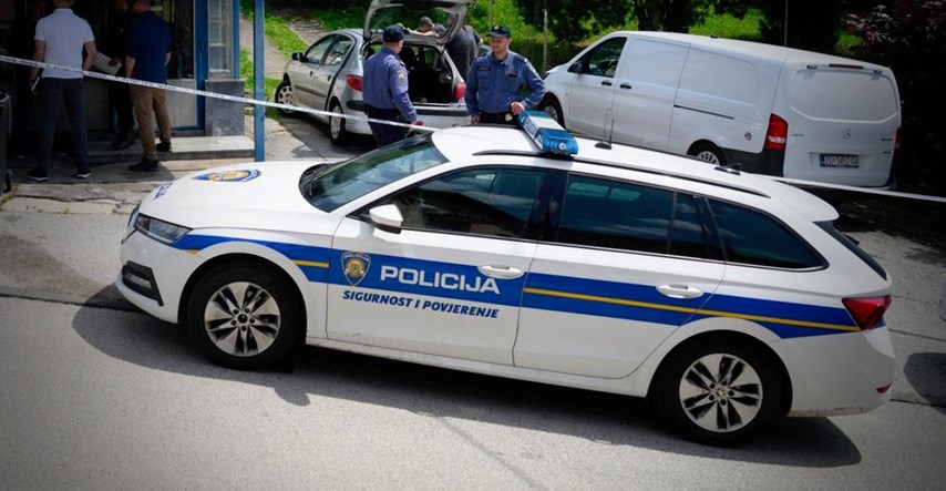 Policajac u Zagrebu otvorio vrata i udario čovjeka na romobilu. Pobjegao je