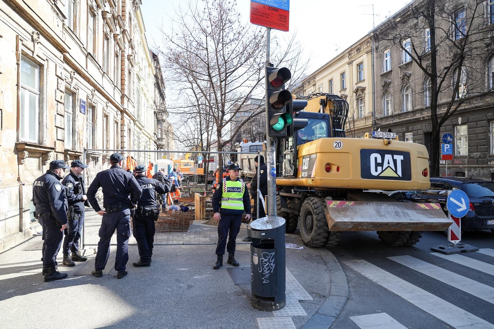 VIDEO Policija i danas čuva Tomaševićevo gradilište u centru Zagreba