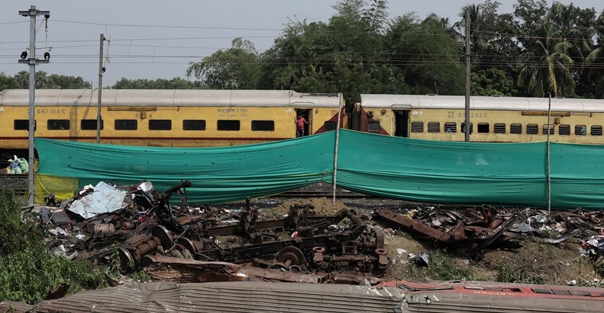 Preko 100 tijela još uvijek nije preuzeto iz mrtvačnica nakon nesreće u Indiji